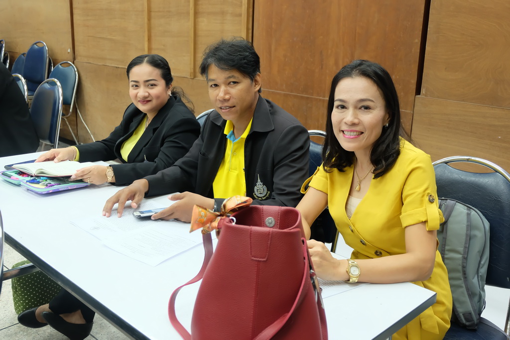 ประชุมปฏิบัติการเขียนข้อเสนอโครงการเพื่อขอรับเงินอุดหนุนกิจกรรมพัฒนาวิชาชีพแบบชุมชนแห่งการเรียนรู้ทางวิชาชีพครู