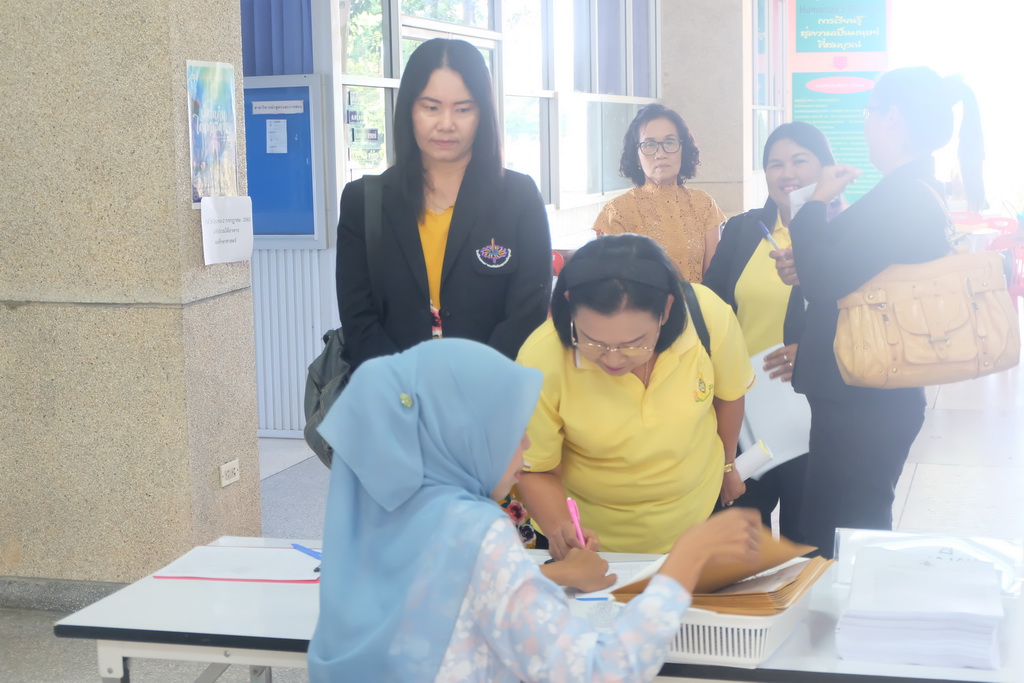 ประชุมปฏิบัติการเขียนข้อเสนอโครงการเพื่อขอรับเงินอุดหนุนกิจกรรมพัฒนาวิชาชีพแบบชุมชนแห่งการเรียนรู้ทางวิชาชีพครู