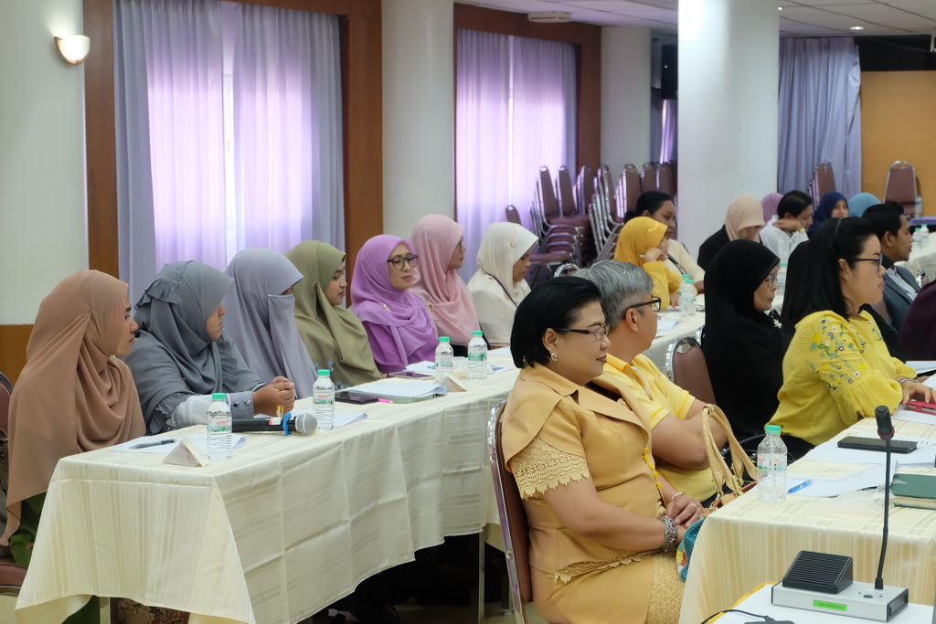 การประชุมผู้บริหารโรงเรียนเครือข่าย “การพัฒนาวิชาชีพครูด้วยนวัตกรรมการศึกษาชั้นเรียน (Lesson Study) และวิธีการแบบเปิด (Open Approach)