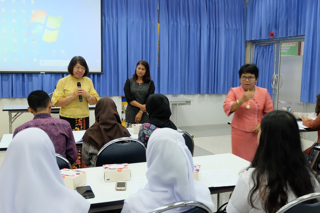 โครงการแลกเปลี่ยนนักศึกษาในภูมิภาคเอเชียตะวันออกเฉียงใต้ (Pre-Service Student Teacher Exchange in Southeast Asia : SEA-Teacher Project)