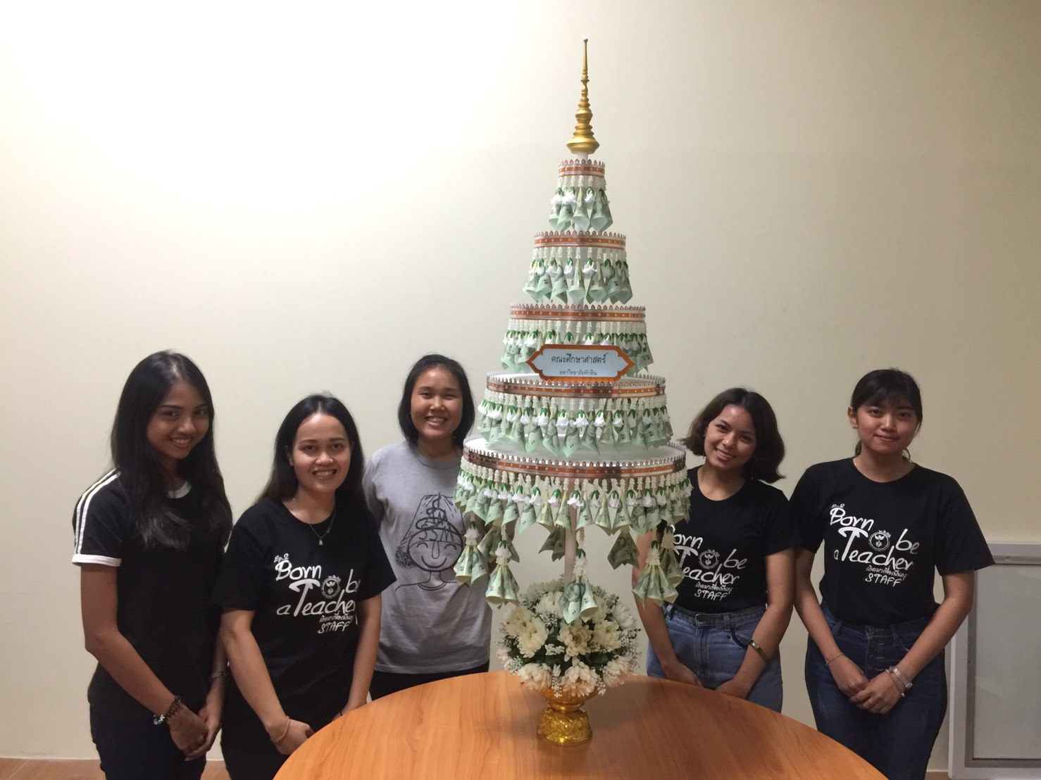 คณะศึกษาศาสตร์และสโมสรนิสิตคณะศึกษาศาสตร์ ได้ร่วมจัดทำพุ่มกฐินสามัคคีและทอดกฐินสามัคคีร่วมกับมหาวิทยาลัยทักษิณ