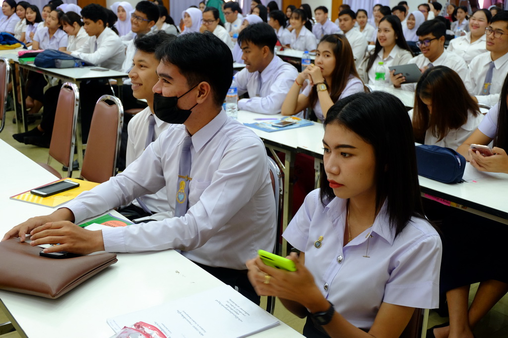 โครงการสัมมนาแลกเปลี่ยนเรียนรู้ด้านจิตวิทยาพัฒนาการและการแนะแนวเพื่อพัฒนาผู้เรียนที่เน้นกระบวนการเรียนรู้ร่วมกัน และการบวนการชุมชนแห่งการเรียนรู้ทางวิชาชีพ (PLC)
