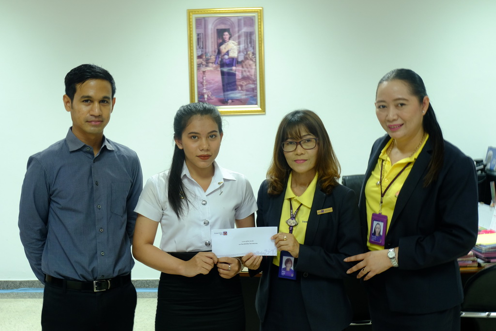 ตัวแทนจากธนาคารไทยพาณิชย์ จำกัด(มหาชน) ได้มอบทุนการศึกษาให้กับ นางสาวสุรัสดา ณ นคร นิสิตสาขาวิชาการวัดและประเมินผลทางการศึกษา ชั้นปีที่ 2 คณะศึกษาศาสตร์ มหาวิทยาลัยทักษิณ