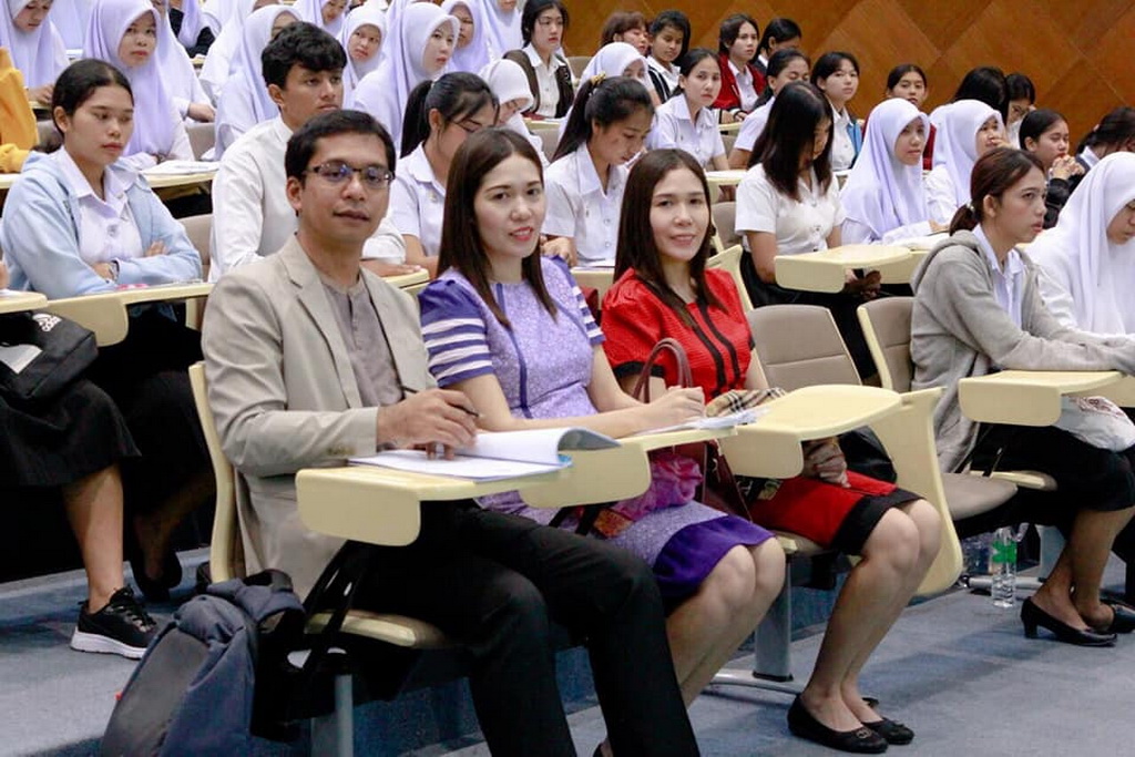 โครงการศิลปศาสตร์พจนารถ : วัฒนธรรมการใช้ภาษาไทยสำหรับครู