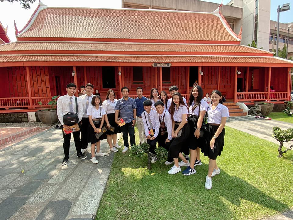 โครงการทัศนางานศิลป์สู่กระบวนการเรียนรู้ทางศิลปศึกษา โดยมีนิสิตชั้นปีที่3 และอาจารย์ในหลักสูตรศิลปศึกษาเข้าร่วมในโครงการ ณ พิพิธภัณฑสถานแห่งชาติ พระนคร  นิทรรศน์รัตนโกสินทร์ พิพิธภัณฑ์ศิลปะร่วมสมัยMOCA หอประชุมใหญ่ ศูนย์วัฒนธรรมแห่งประเทศไทย กรุงเทพมหานคร