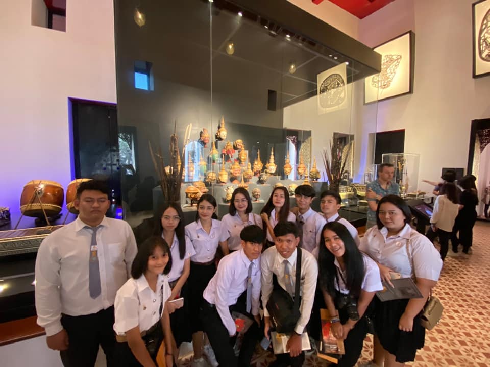 โครงการทัศนางานศิลป์สู่กระบวนการเรียนรู้ทางศิลปศึกษา โดยมีนิสิตชั้นปีที่3 และอาจารย์ในหลักสูตรศิลปศึกษาเข้าร่วมในโครงการ ณ พิพิธภัณฑสถานแห่งชาติ พระนคร  นิทรรศน์รัตนโกสินทร์ พิพิธภัณฑ์ศิลปะร่วมสมัยMOCA หอประชุมใหญ่ ศูนย์วัฒนธรรมแห่งประเทศไทย กรุงเทพมหานคร
