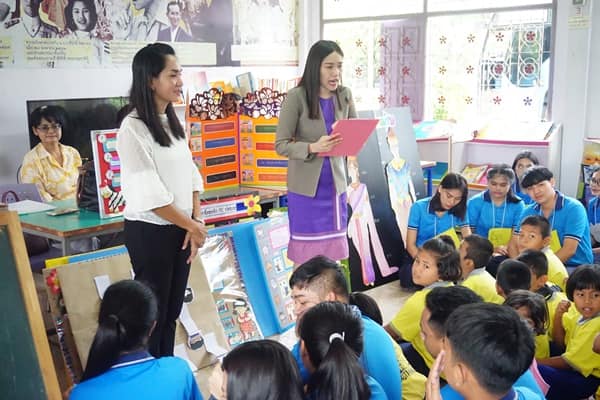 โครงการสื่อสอนน้องเพื่อเสริมสร้างพลเมืองดีตามวิถีประชาธิปไตย