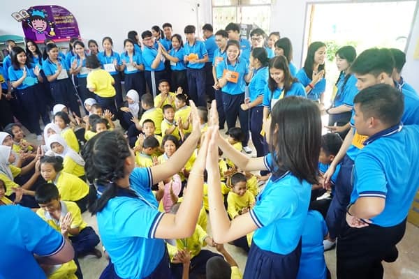 โครงการสื่อสอนน้องเพื่อเสริมสร้างพลเมืองดีตามวิถีประชาธิปไตย