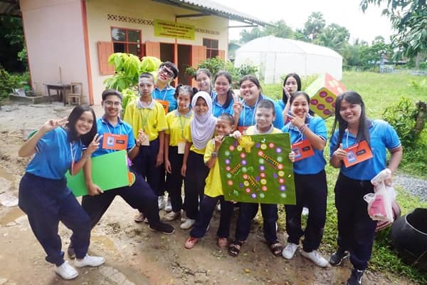 โครงการสื่อสอนน้องเพื่อเสริมสร้างพลเมืองดีตามวิถีประชาธิปไตย