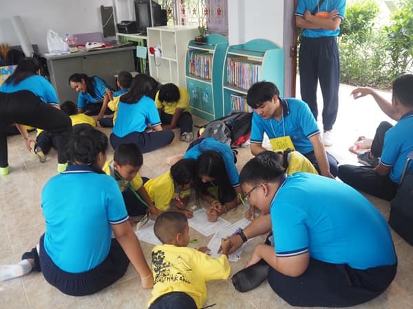 โครงการสื่อสอนน้องเพื่อเสริมสร้างพลเมืองดีตามวิถีประชาธิปไตย