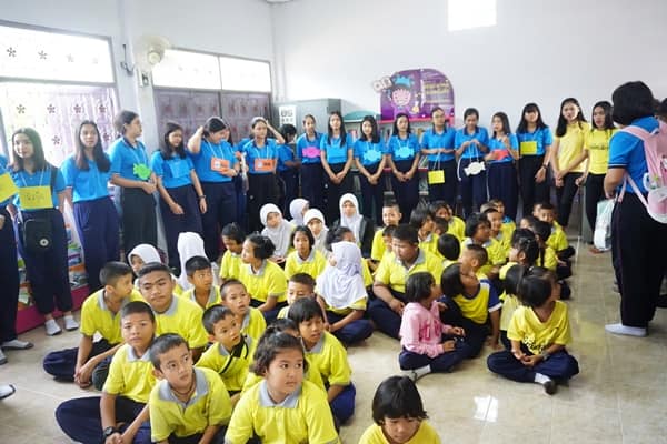 โครงการสื่อสอนน้องเพื่อเสริมสร้างพลเมืองดีตามวิถีประชาธิปไตย