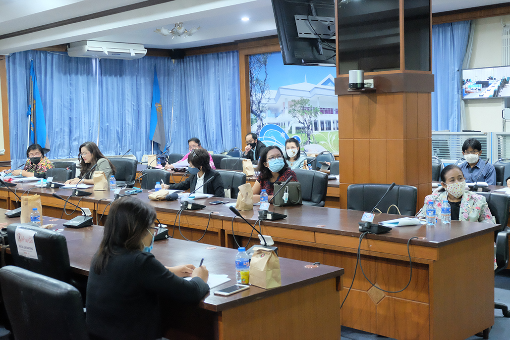 ประชุมเรื่อง การพิจารณา/หารือโครงการและแผนปรับปรุงหลักสูตรแบบคลัสเตอร์