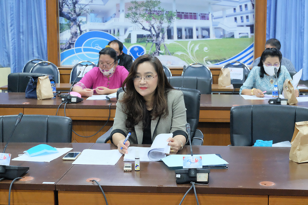 ประชุมเรื่อง การพิจารณา/หารือโครงการและแผนปรับปรุงหลักสูตรแบบคลัสเตอร์