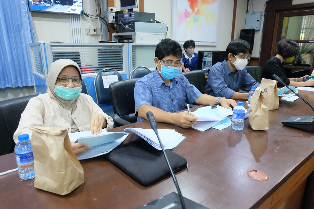 ประชุมเรื่อง การพิจารณา/หารือโครงการและแผนปรับปรุงหลักสูตรแบบคลัสเตอร์