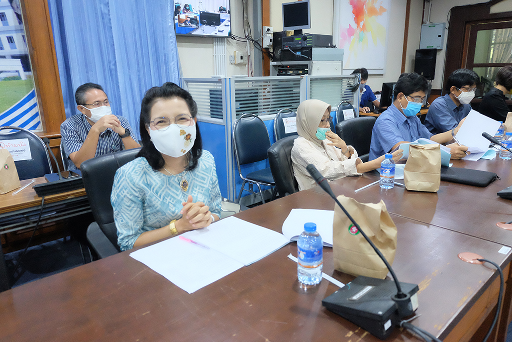 ประชุมเรื่อง การพิจารณา/หารือโครงการและแผนปรับปรุงหลักสูตรแบบคลัสเตอร์