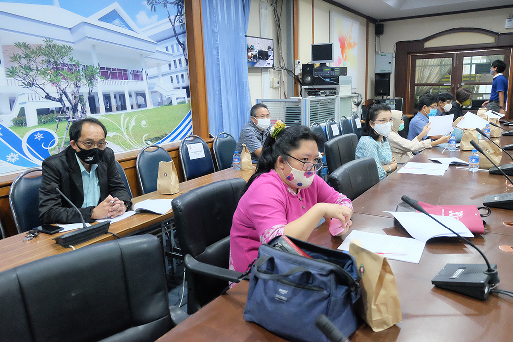 ประชุมเรื่อง การพิจารณา/หารือโครงการและแผนปรับปรุงหลักสูตรแบบคลัสเตอร์
