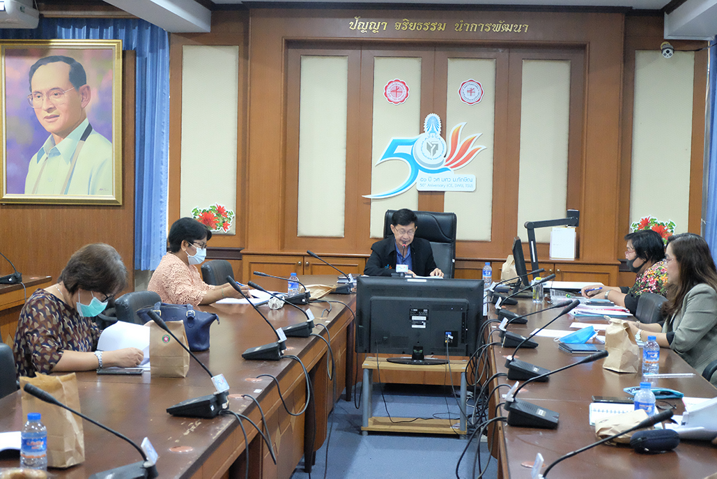 ประชุมเรื่อง การพิจารณา/หารือโครงการและแผนปรับปรุงหลักสูตรแบบคลัสเตอร์