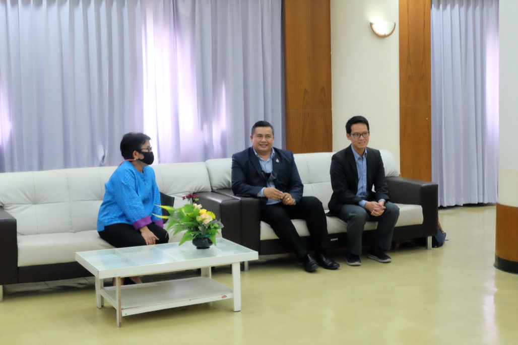 การประชุมเครือข่ายผู้บริหารโรงเรียน โครงการพัฒนาวิชาชีพครูด้วยนวัตกรรมการศึกษาชั้นเรียน (Lesson Study) และวิธีการแบบเปิด (Open Approach) เพื่อแบ่งปันความรู้ภาคปฏิบัติในการดำเนินงานในมิติต่างๆ แนวทางการจัดทำบันทึกข้อตกลง (MOU)