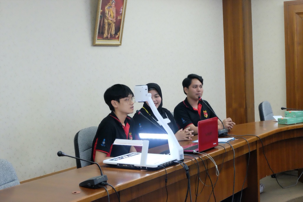 โรงเรียนหาดใหญ่รัฐประชาสรรค์ หลักสูตรนานาชาติ ได้เข้าศึกษาดูงาน และอบรมการใช้ภาษาอังกฤษเพื่อการสื่อสาร ณ ห้องประชุมคณะศึกษาศาสตร์