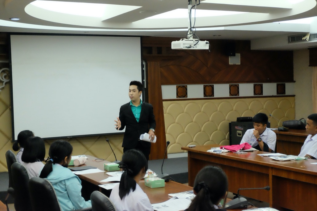 โรงเรียนหาดใหญ่รัฐประชาสรรค์ หลักสูตรนานาชาติ ได้เข้าศึกษาดูงาน และอบรมการใช้ภาษาอังกฤษเพื่อการสื่อสาร ณ ห้องประชุมคณะศึกษาศาสตร์