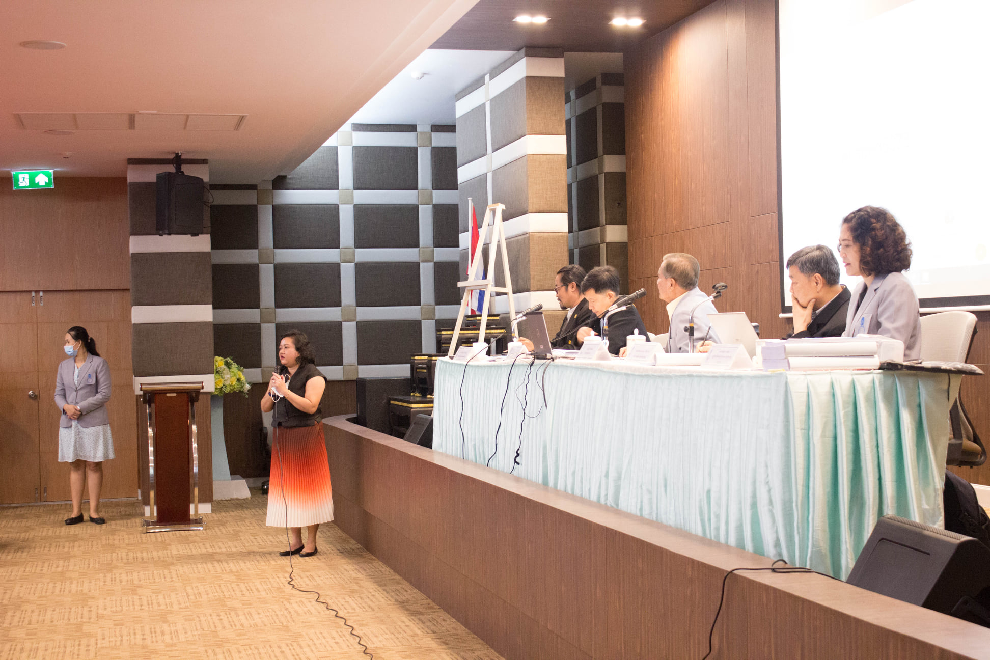ประชุมชี้แจงกระบวนการสรรหาตำแหน่งคณบดีคณะศึกษาศาสตร์