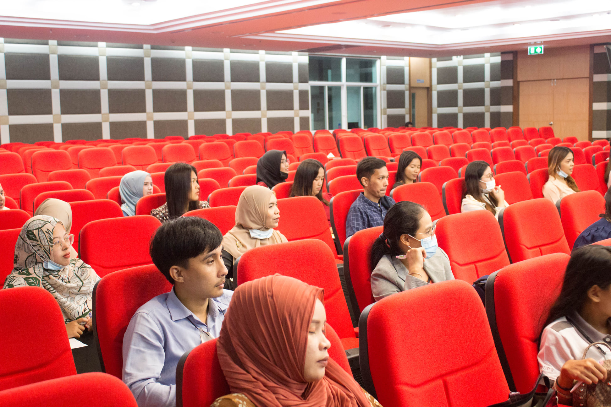 โครงการสัมมนานิสิตหลังปฏิบัติการสอนในสถานศึกษา สำหรับนิสิตหลักสูตรประกาศนียบัตรบัณฑิต สาชาวิชาชีพครู (ภาคพิเศษ) ประจำปีการศึกษา 2563