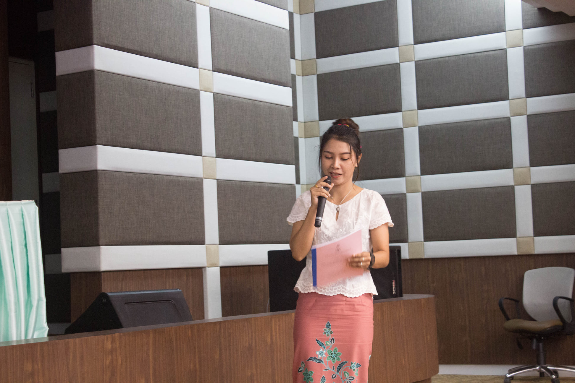โครงการสัมมนาวิชาการ เรื่อง “การบูรณาการกระบวนทัศน์ทางปรัชญาการศึกษา แนวคิดและการวิพากษ์จิตวิทยา สังคมวิทยา และเศรษฐศาสตร์ ที่สำคัญต่อการพัฒนาคุณภาพการศึกษาอย่างยั่งยืน”