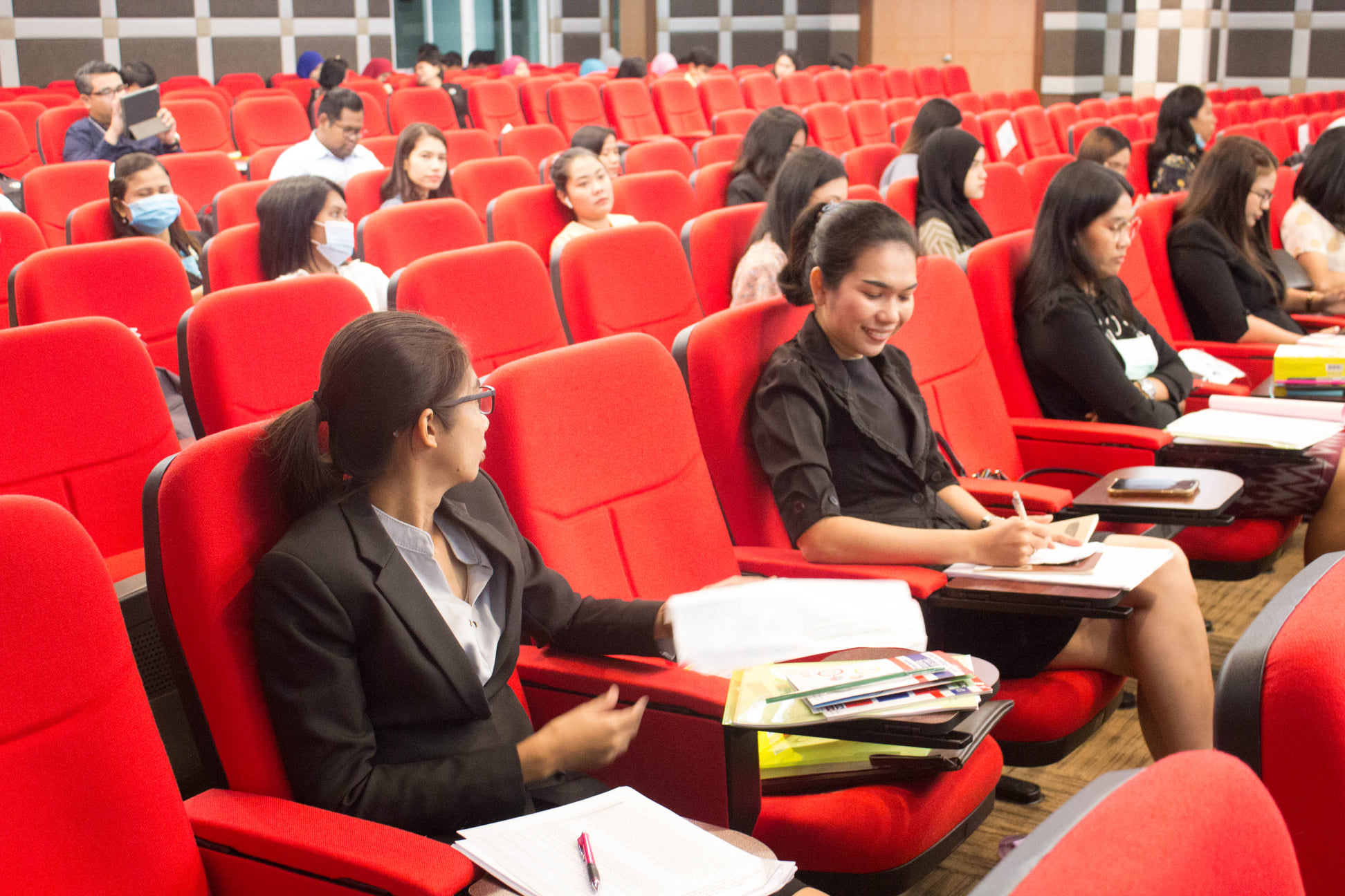 โครงการสัมมนาวิชาการ เรื่อง “การบูรณาการกระบวนทัศน์ทางปรัชญาการศึกษา แนวคิดและการวิพากษ์จิตวิทยา สังคมวิทยา และเศรษฐศาสตร์ ที่สำคัญต่อการพัฒนาคุณภาพการศึกษาอย่างยั่งยืน”