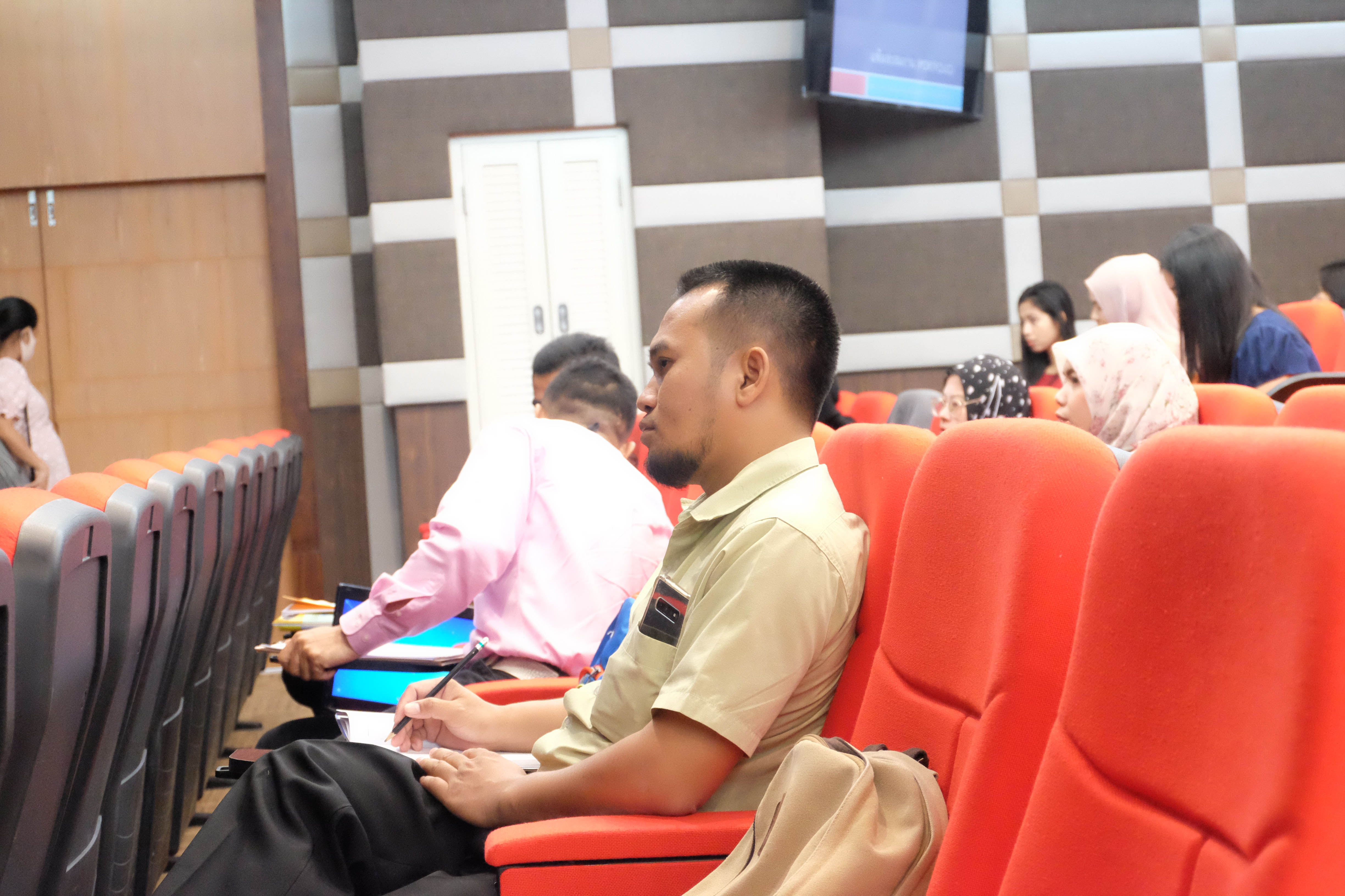 โครงการโครงการพัฒนาสมรรถนะวิชาชีพครูและเสริมสร้างจิตวิญญาณความเป็นครูสำหรับนิสิตหลักสูตรประกาศนียบัตรบัณฑิต สาขาวิชาชีพครู