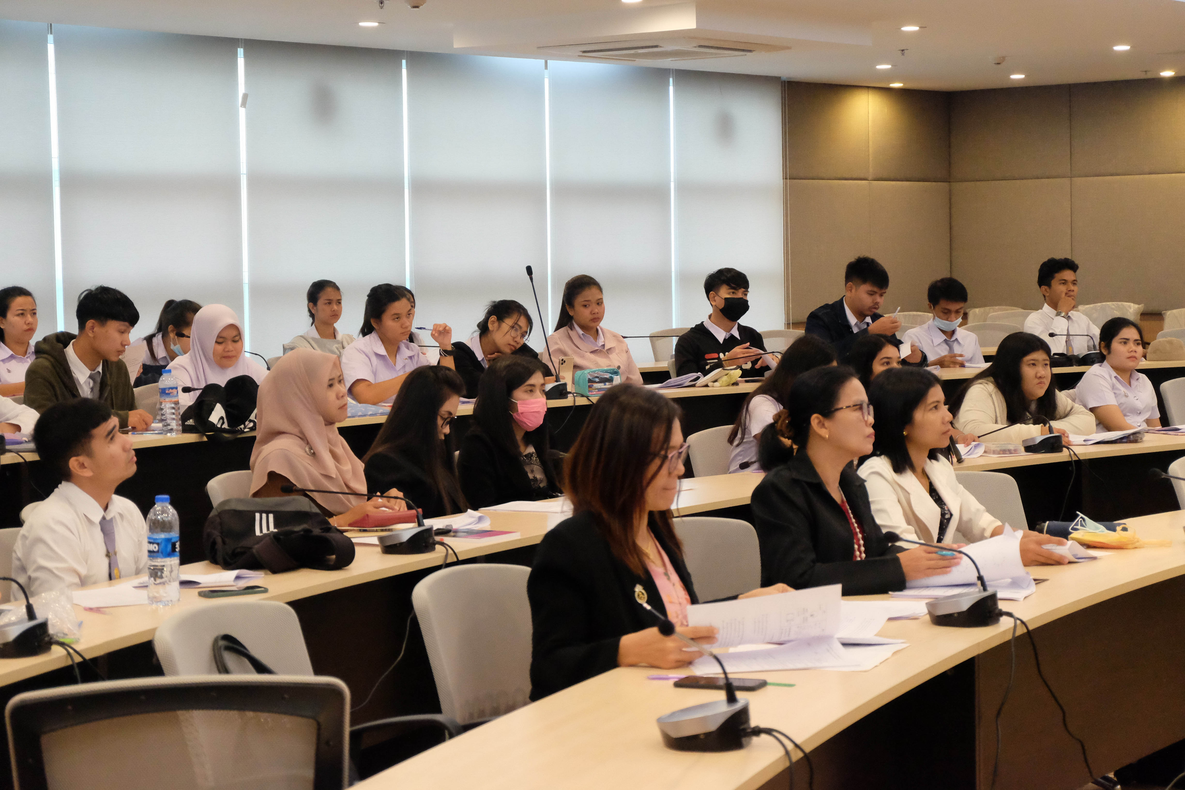 โครงการอบรมเชิงปฏิบัติการชุมชนแห่งการเรียนรู้ทางวิชาชีพ (PLC) : การสอนคณิตศาสตร์ ระดับมัธยมศึกษา