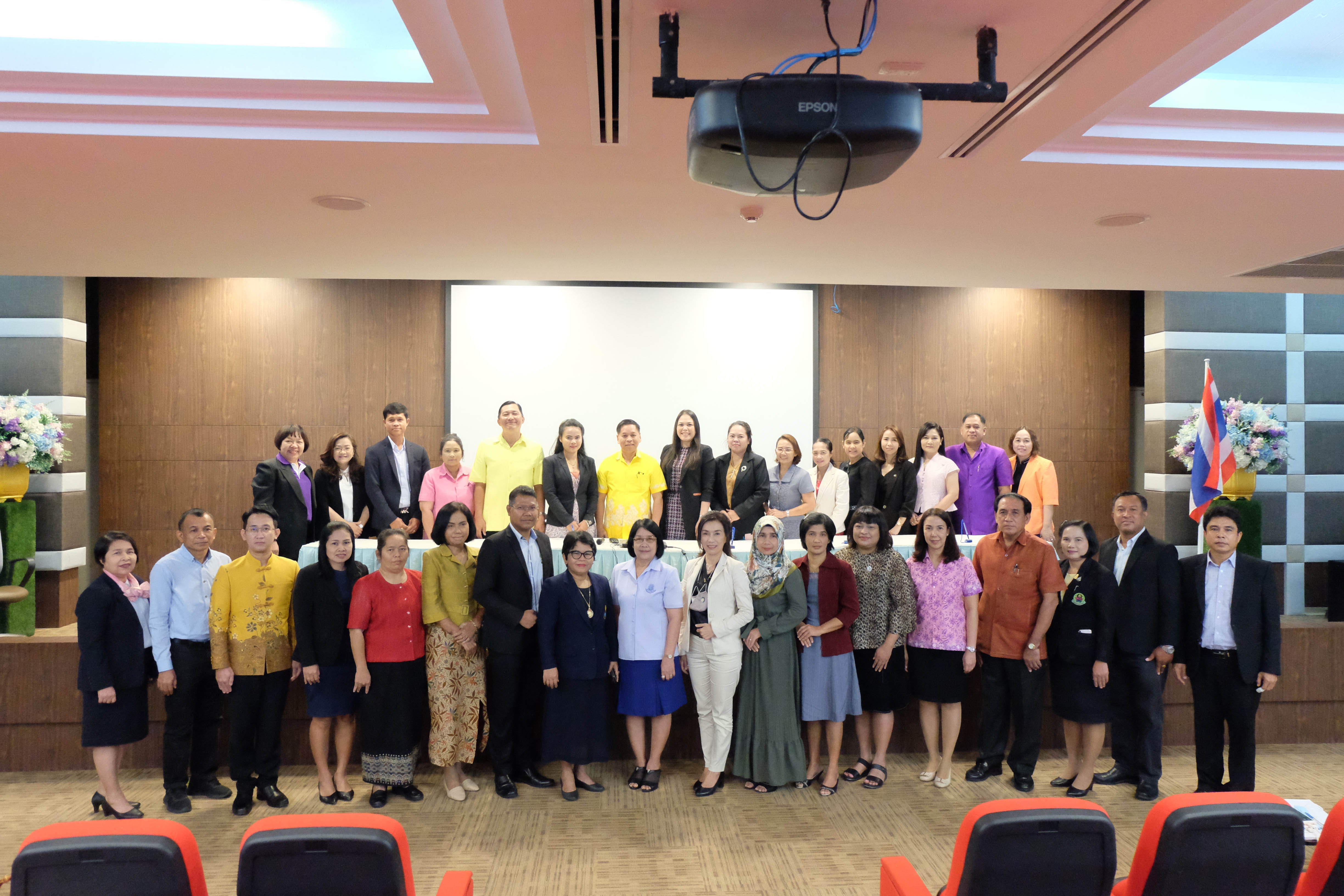 โครงการสัมมนาผู้บริหารและครูพี่เลี้ยงของนิสิตชั้นปีที่ 1 และชั้นปีที่ 2 หลักสูตรการศึกษาบัณฑิต(หลักสูตร 4 ปี) ที่ออกฝึกปฏิบัติการสอนใน สถานศึกษา ประจำปีการศึกษา 2563