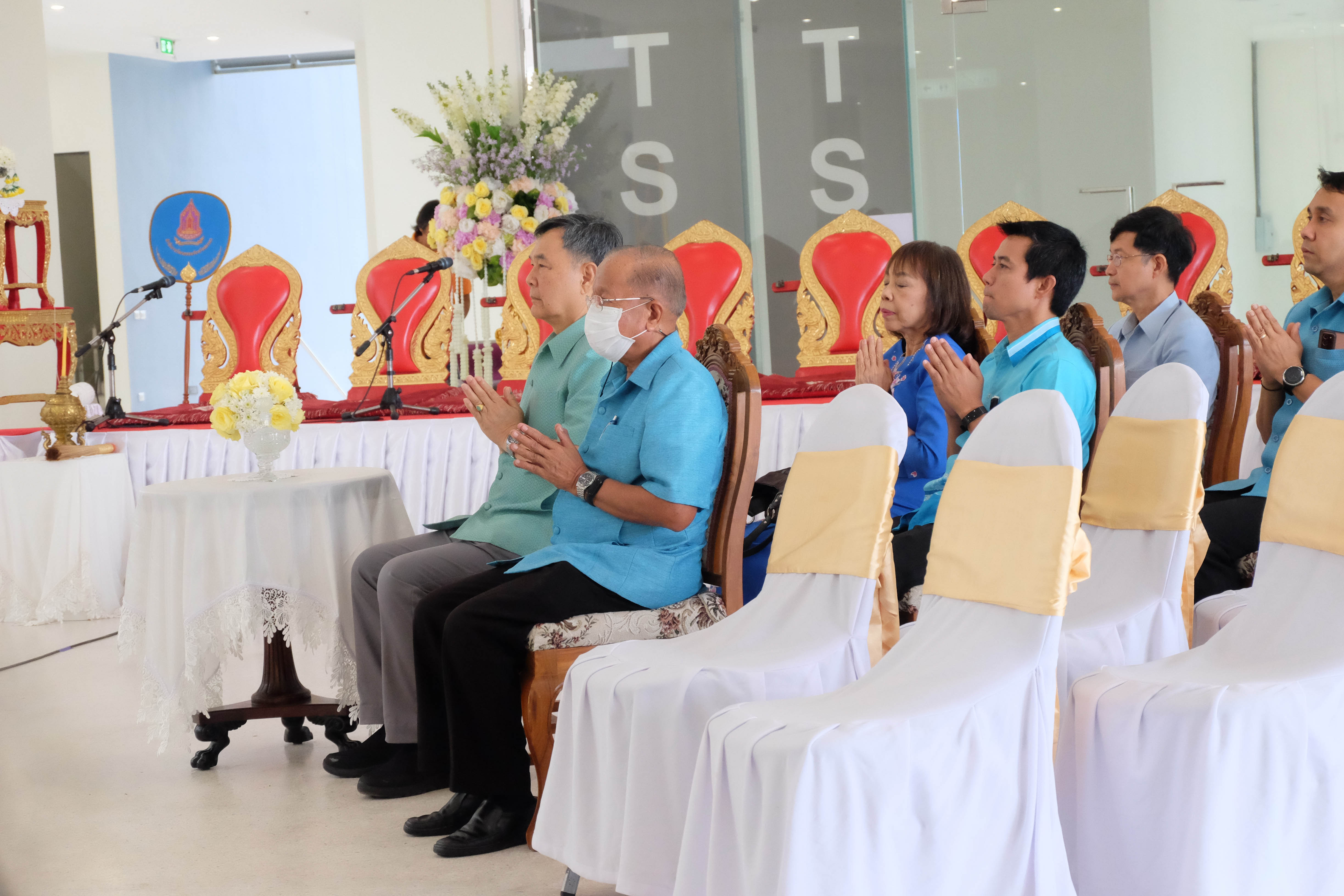 ผู้บริหาร คณาจารย์ และบุคลากรคณะศึกษาศาสตร์ ได้เข้าร่วมพิธีบวงสรวงและทําบุญอาคาร ๕๐ปี วศ  มศว มทษ