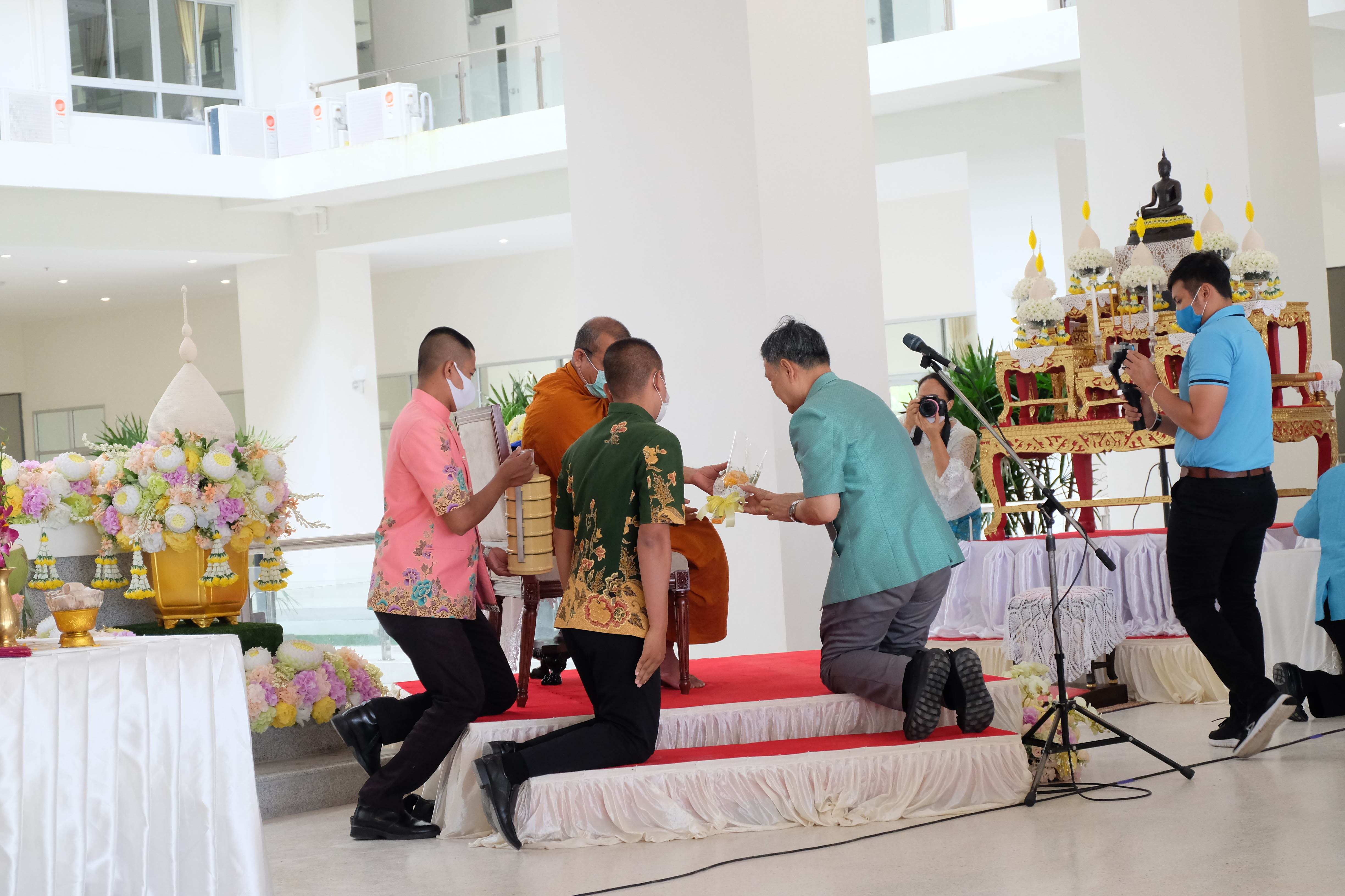 ผู้บริหาร คณาจารย์ และบุคลากรคณะศึกษาศาสตร์ ได้เข้าร่วมพิธีบวงสรวงและทําบุญอาคาร ๕๐ปี วศ  มศว มทษ