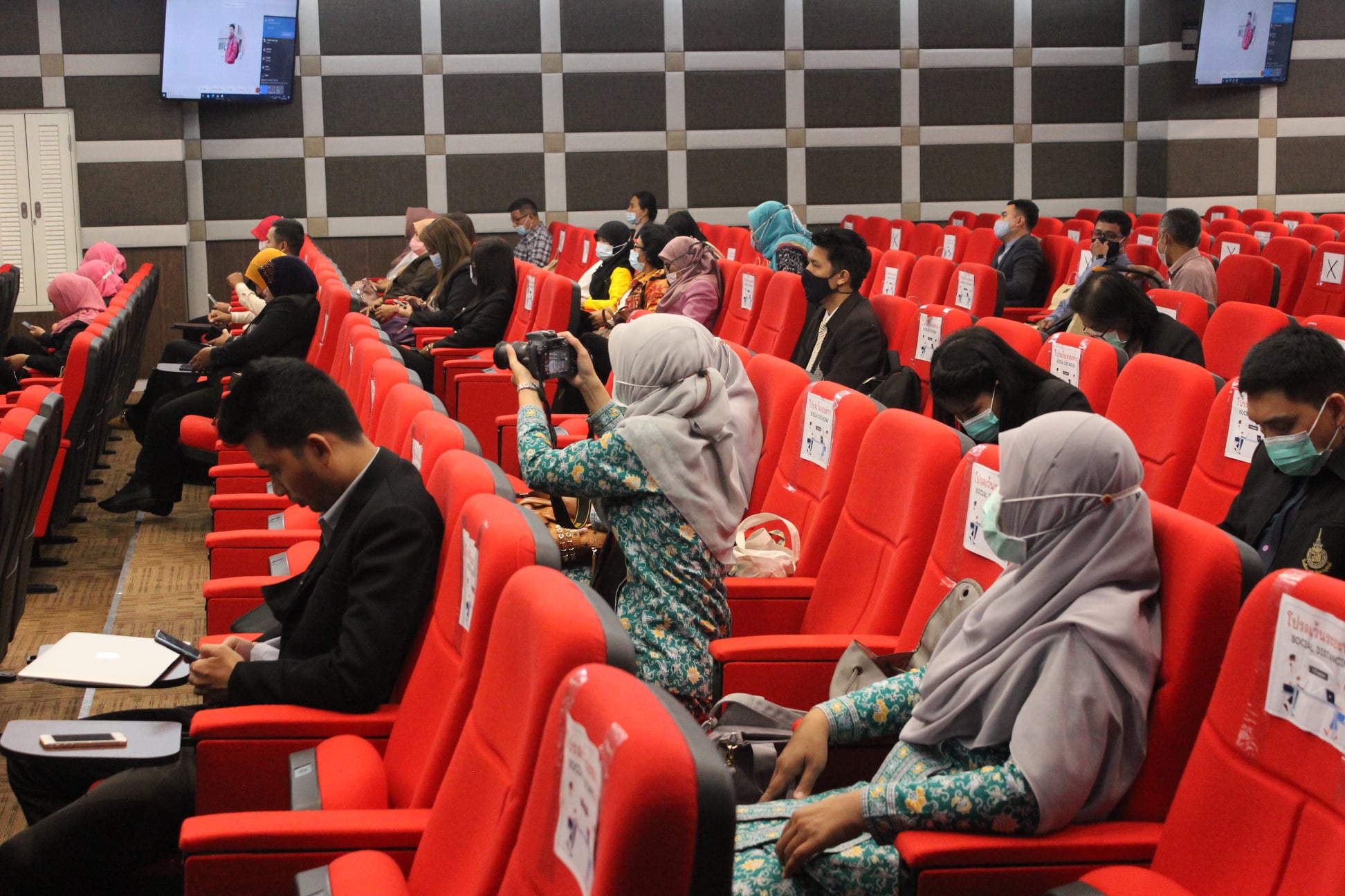 งานนิทรรศการ Show and Share 63