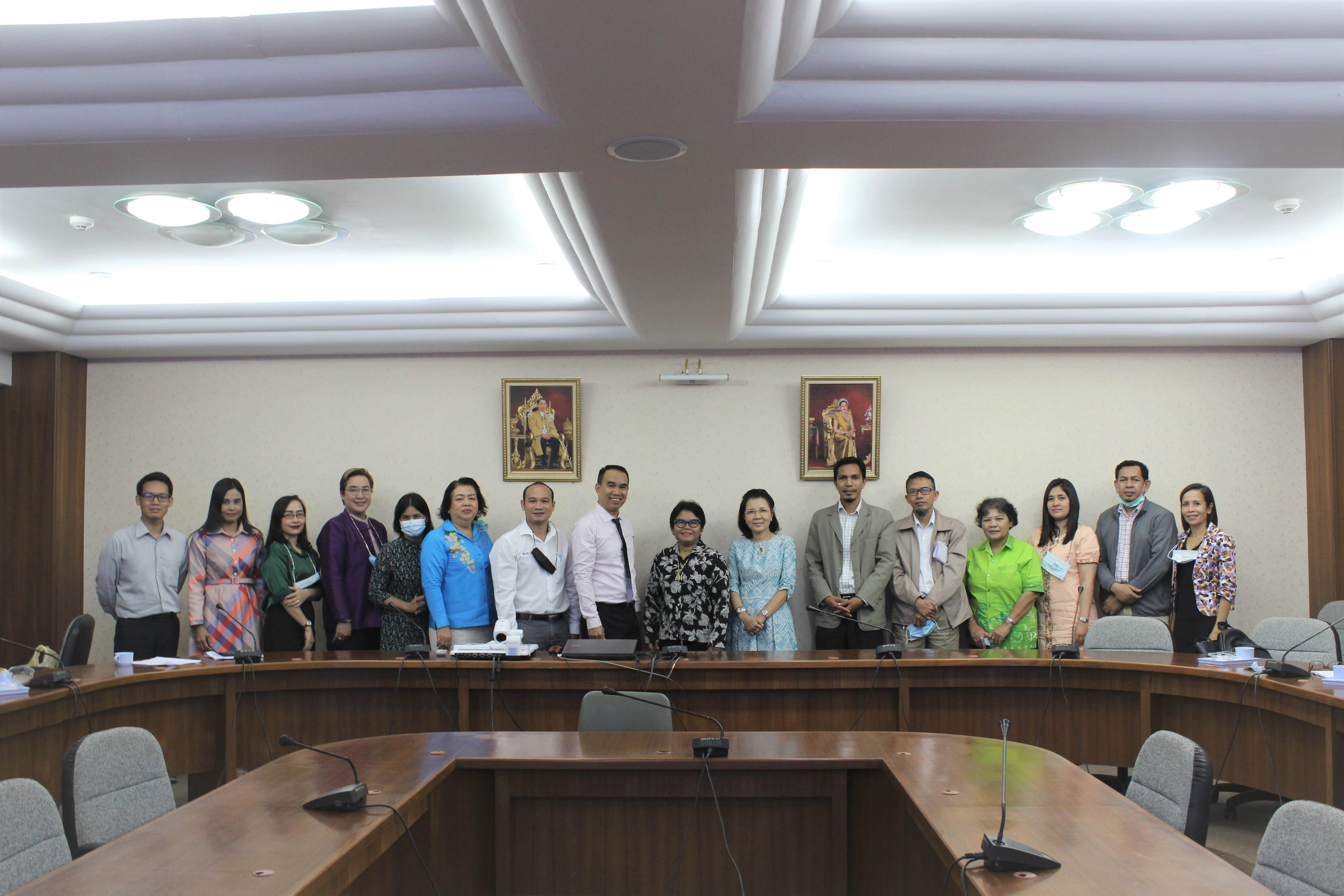 จัดการประชุมสรุปผลการจัดการดำเนินงานครูเพื่อพัฒนาท้องถิ่น ระยะการเข้าสู่วิชาชีพ (Induction Period)