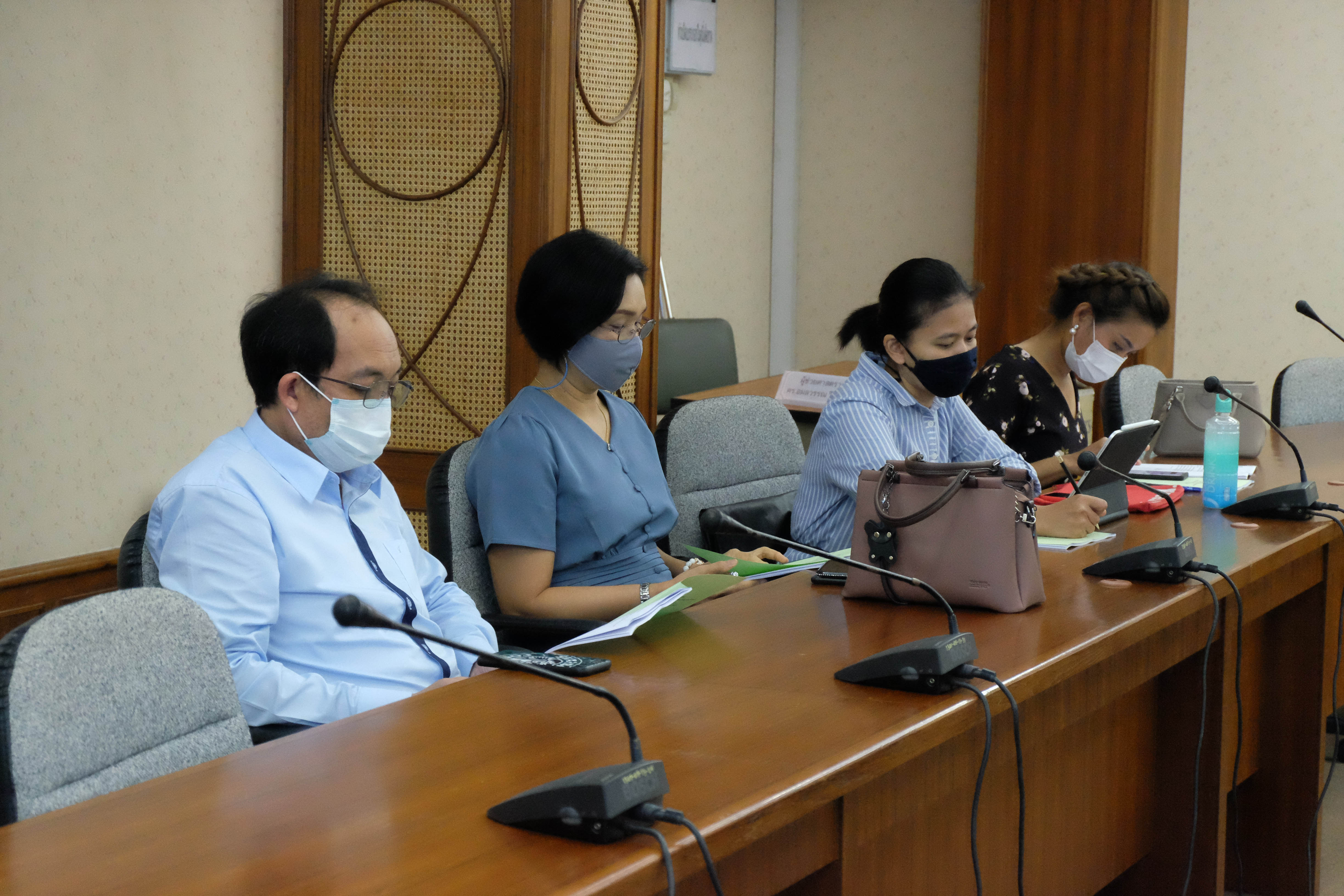 การประชุมเพื่อพิจารณาหารือเรื่องการปรับปรุงหลักสูตรการศึกษาบัณฑิต รูปแบบคลัสเตอร์