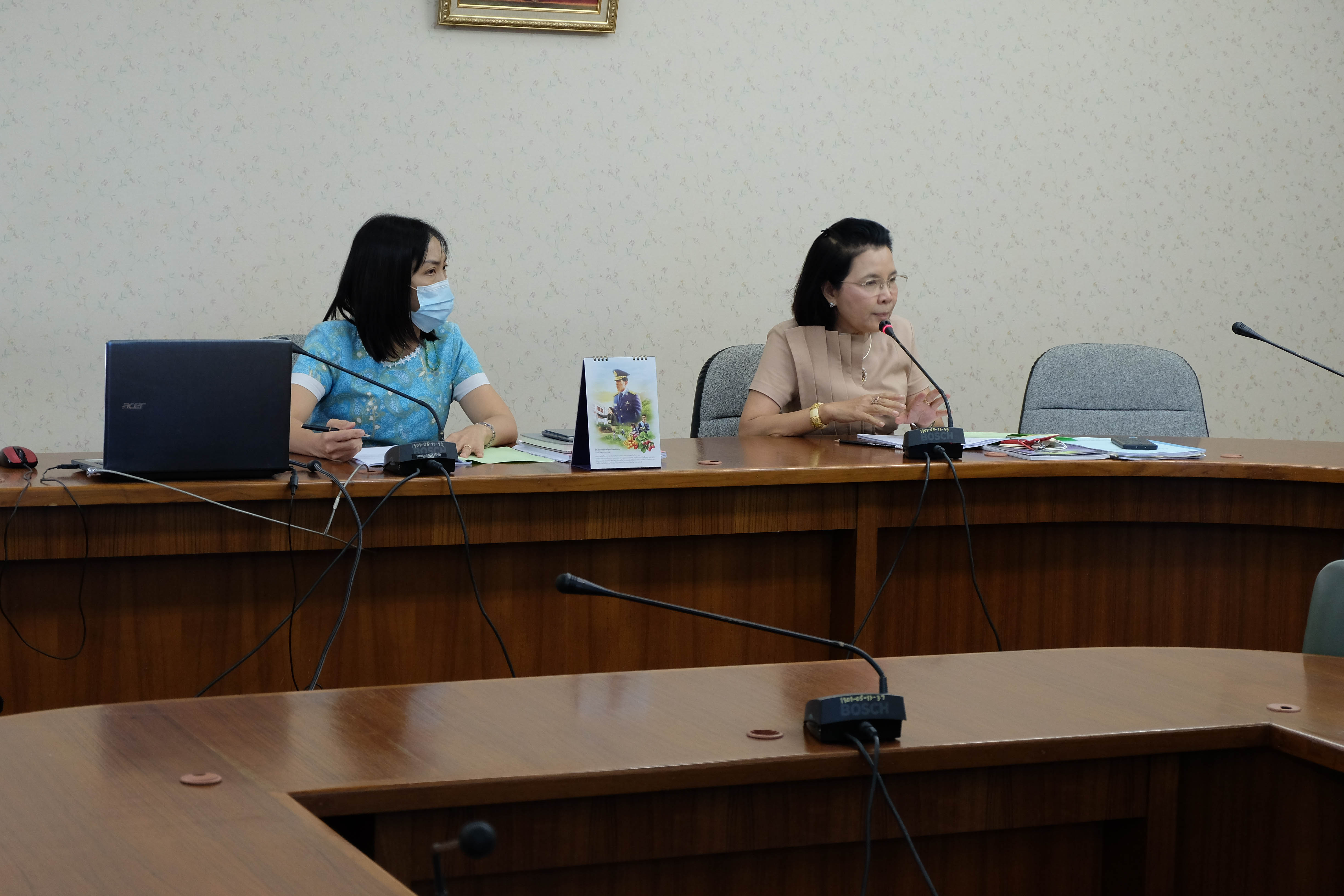 การประชุมเพื่อพิจารณาหารือเรื่องการปรับปรุงหลักสูตรการศึกษาบัณฑิต รูปแบบคลัสเตอร์