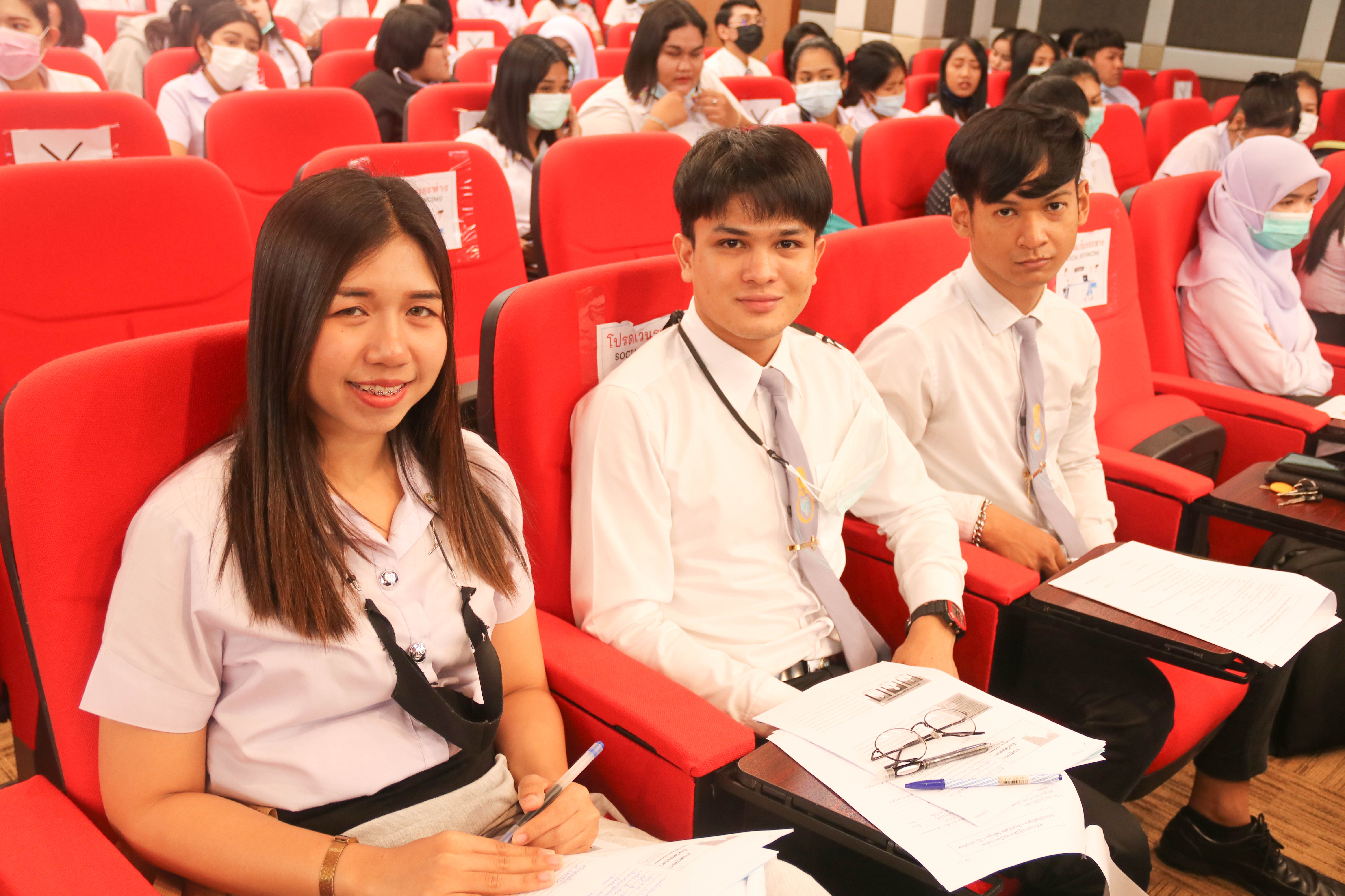 โครงการสัมมนานิสิตระหว่างปฏิบัติการสอนในสถานศึกษาสำหรับนิสิตหลักสูตรการศึกษาบัณฑิต (หลักสูตร 5 ปี) และหลักสูตรการศึกษามหาบัณฑิต (สาขาวิชาการสอนวิทยาศาสตร์ คณิตศาสตร์ และคอมพิวเตอร์)