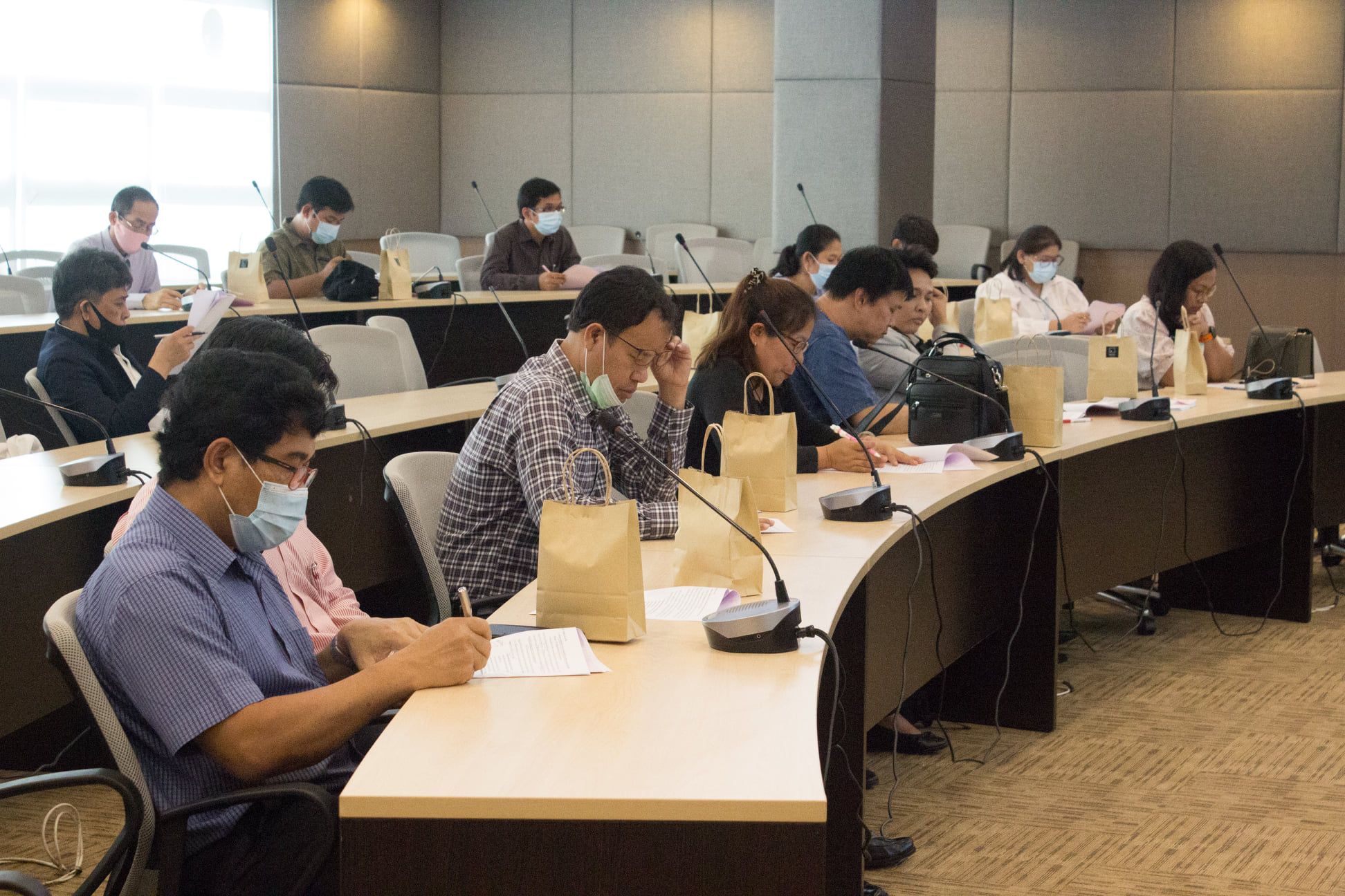 การประชุมคณะกรรมการดำเนินการขอรับรองปริญญาฯ