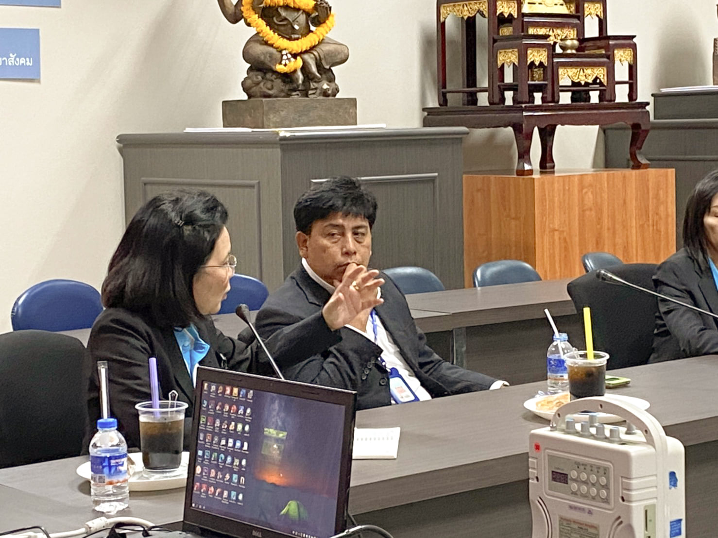 การประชุมปรึกษาหารือทิศทางและแนวทางการผลิตร่วมกับคณบดี ผู้บริหารคณะศิลปกรรมศาสตร์ ประธานสาขาวิชา และประธานหลักสูตรที่ผลิตร่วมกับคณะศึกษาศาสตร์