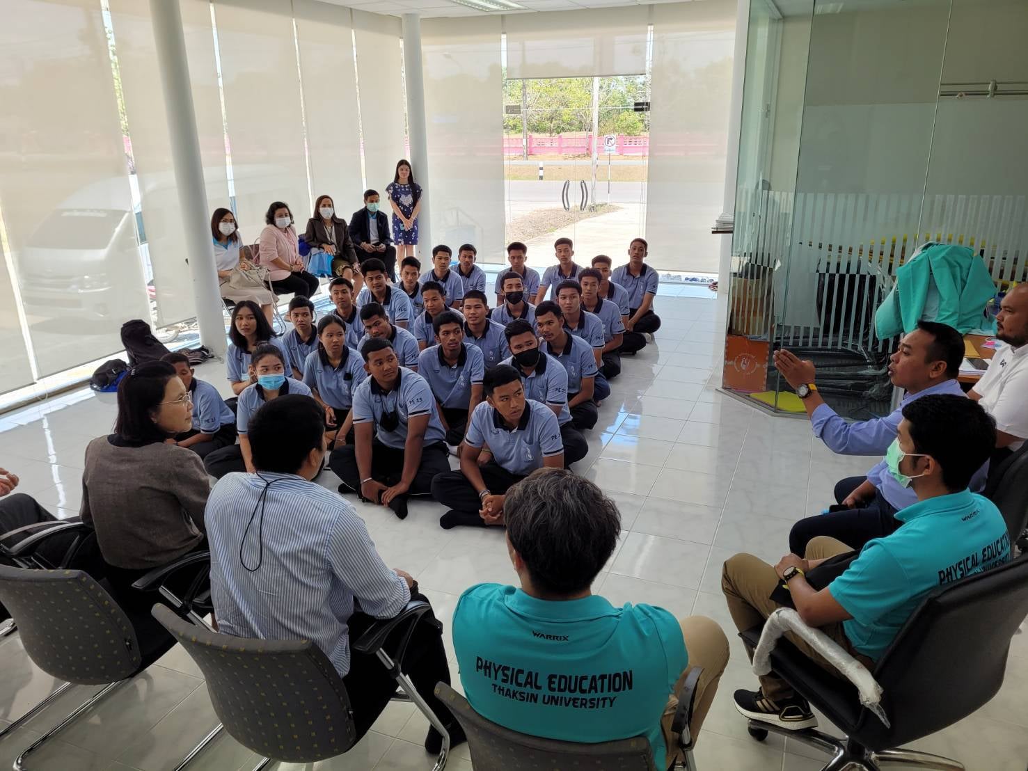 ทีมผู้บริหารคณะศึกษาศาสตร์ และผู้เกี่ยวข้องเข้าพบปะบุคลากรคณะศึกษาศาสตร์ วิทยาเขตพัทลุง