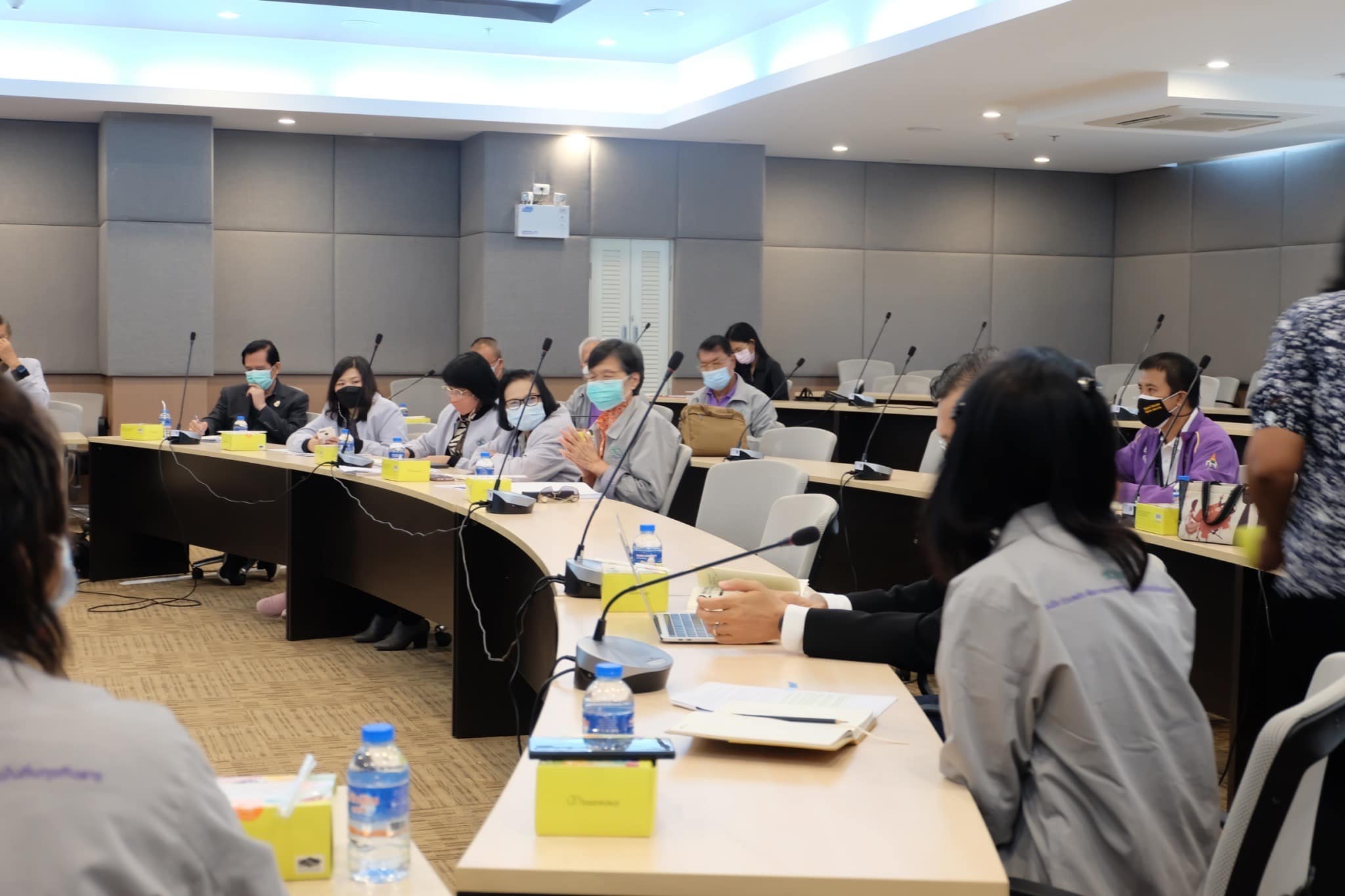ประชุมร่วมรับฟังการสะท้อนผลการดำเนินงาน และกระบวนการพัฒนาสมรรถนะครูและโรงเรียน ตชด.
