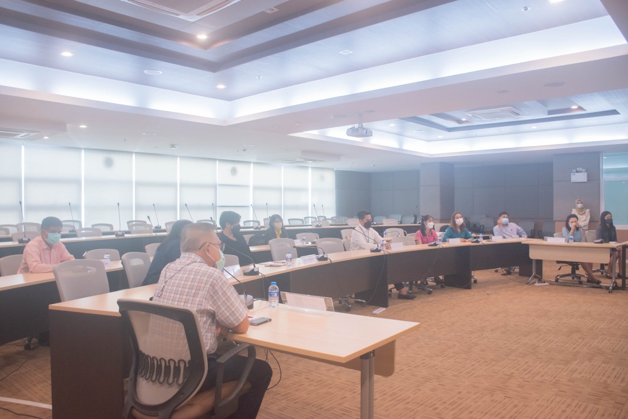 การประชุมเยี่ยมเยียนติดตามความก้าวหน้าของนิสิตทุนมูลนิธิชัยพัฒน