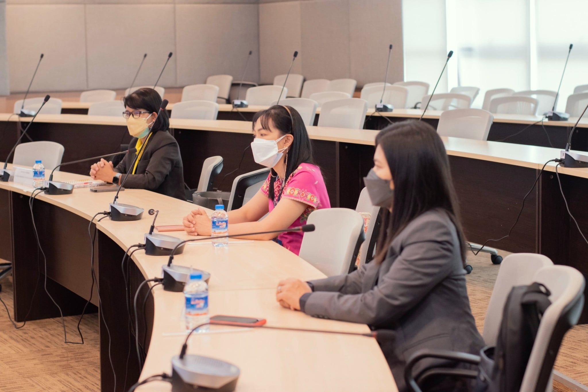 การประชุมเยี่ยมเยียนติดตามความก้าวหน้าของนิสิตทุนมูลนิธิชัยพัฒน