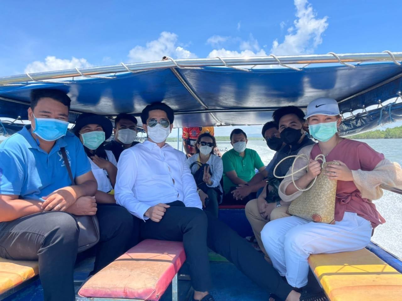 โครงการ การบริหารจัดการหลักสูตรฐานสมรรถนะอาชีพ สู่สถานประกอบการศูนย์การเรียนรู้เศรษฐกิจพอเพียงโรงเรียนพื้นที่เกาะ จังหวัดสตูล