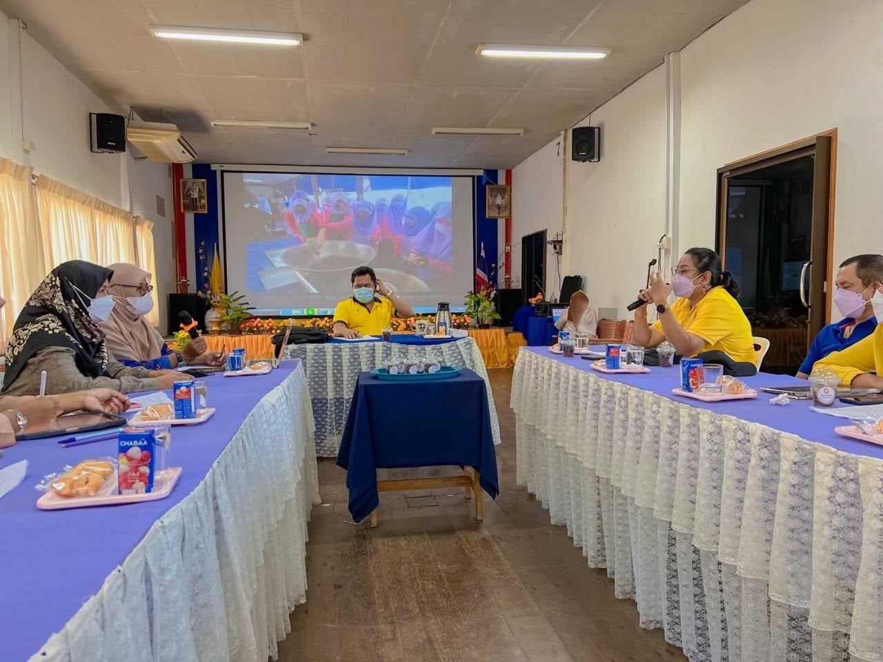 โครงการ การบริหารจัดการหลักสูตรฐานสมรรถนะอาชีพ สู่สถานประกอบการศูนย์การเรียนรู้เศรษฐกิจพอเพียงโรงเรียนพื้นที่เกาะ จังหวัดสตูล