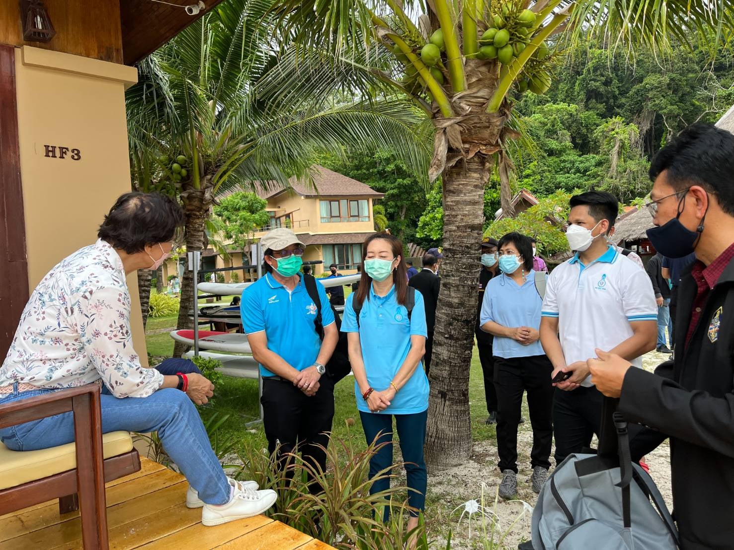 ทีมนักวิจัยภายใต้โครงการการบริหารจัดการหลักสูตรฐานสมรรถนะอาชีพสู่สถานประกอบการศูนย์การเรียนรู้เศรษฐกิจพอเพียงโรงเรียนพื้นที่เกาะ จ.สตูล เข้าพบ ดร.คุณหญิงกัลยา โสภณพณิช