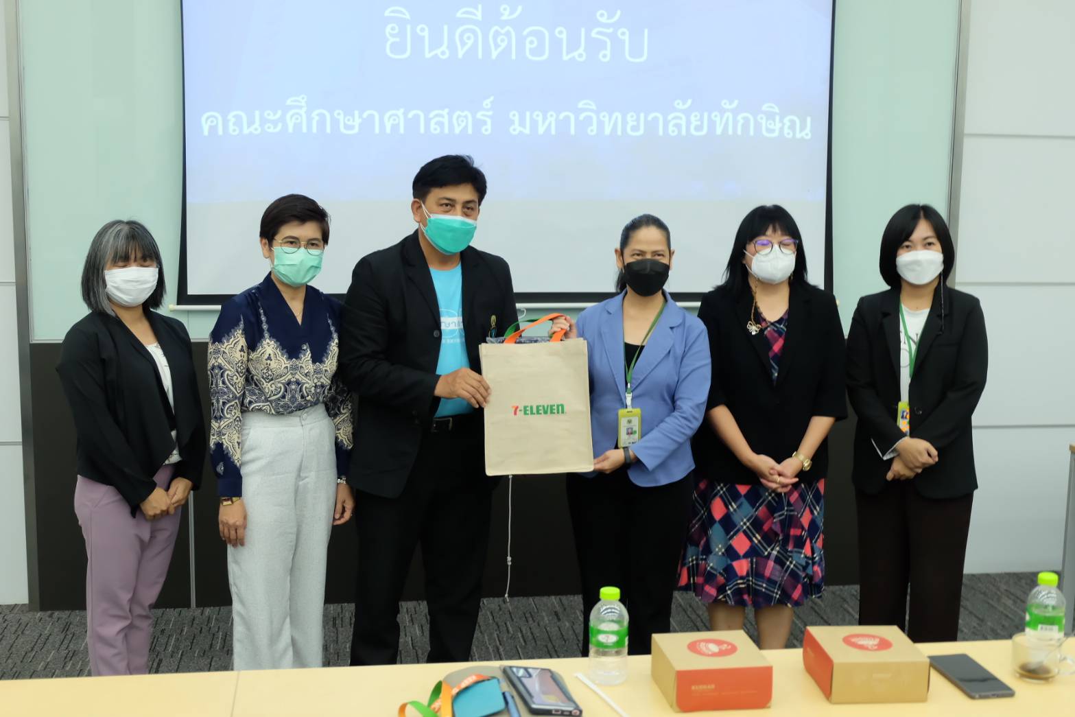 คณะศึกษาศาสตร์ มหาวิทยาลัยทักษิณ เข้าศึกษาดูงานและแลกเปลี่ยนเรียนรู้ร่วมกับคณะศึกษาศาสตร์ สถาบันการจัดการปัญญาภิวัฒน์