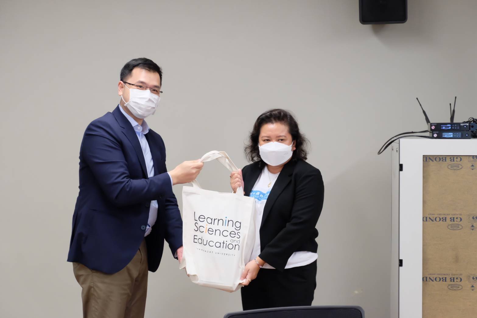 คณะศึกษาศาสตร์ มหาวิทยาลัยทักษิณ เข้าศึกษาดูงานและแลกเปลี่ยนเรียนรู้ร่วมกับคณะวิทยาการเรียนรู้และศึกษาศาสตร์ มหาวิทยาลัยธรรมศาสตร์