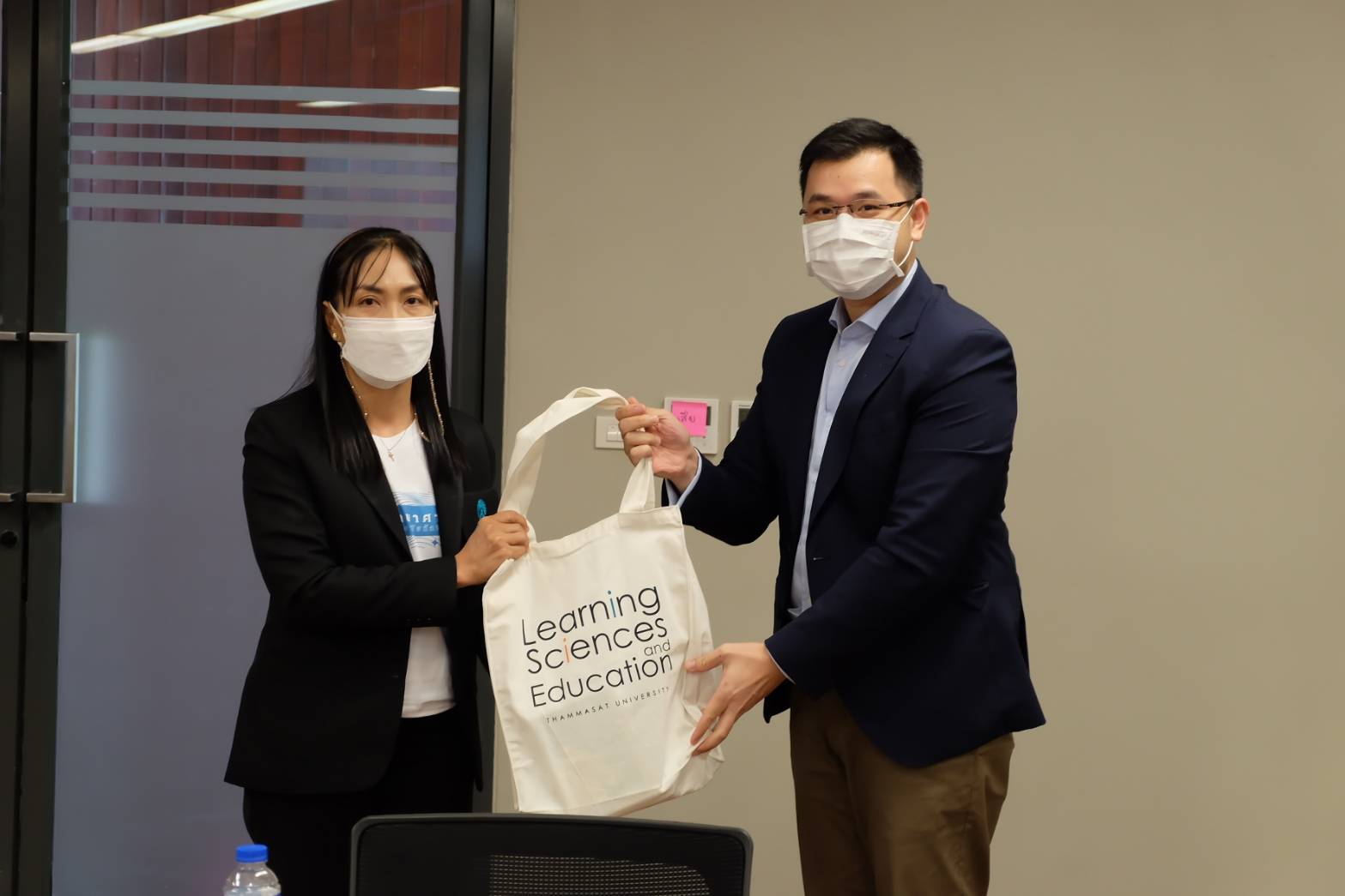 คณะศึกษาศาสตร์ มหาวิทยาลัยทักษิณ เข้าศึกษาดูงานและแลกเปลี่ยนเรียนรู้ร่วมกับคณะวิทยาการเรียนรู้และศึกษาศาสตร์ มหาวิทยาลัยธรรมศาสตร์